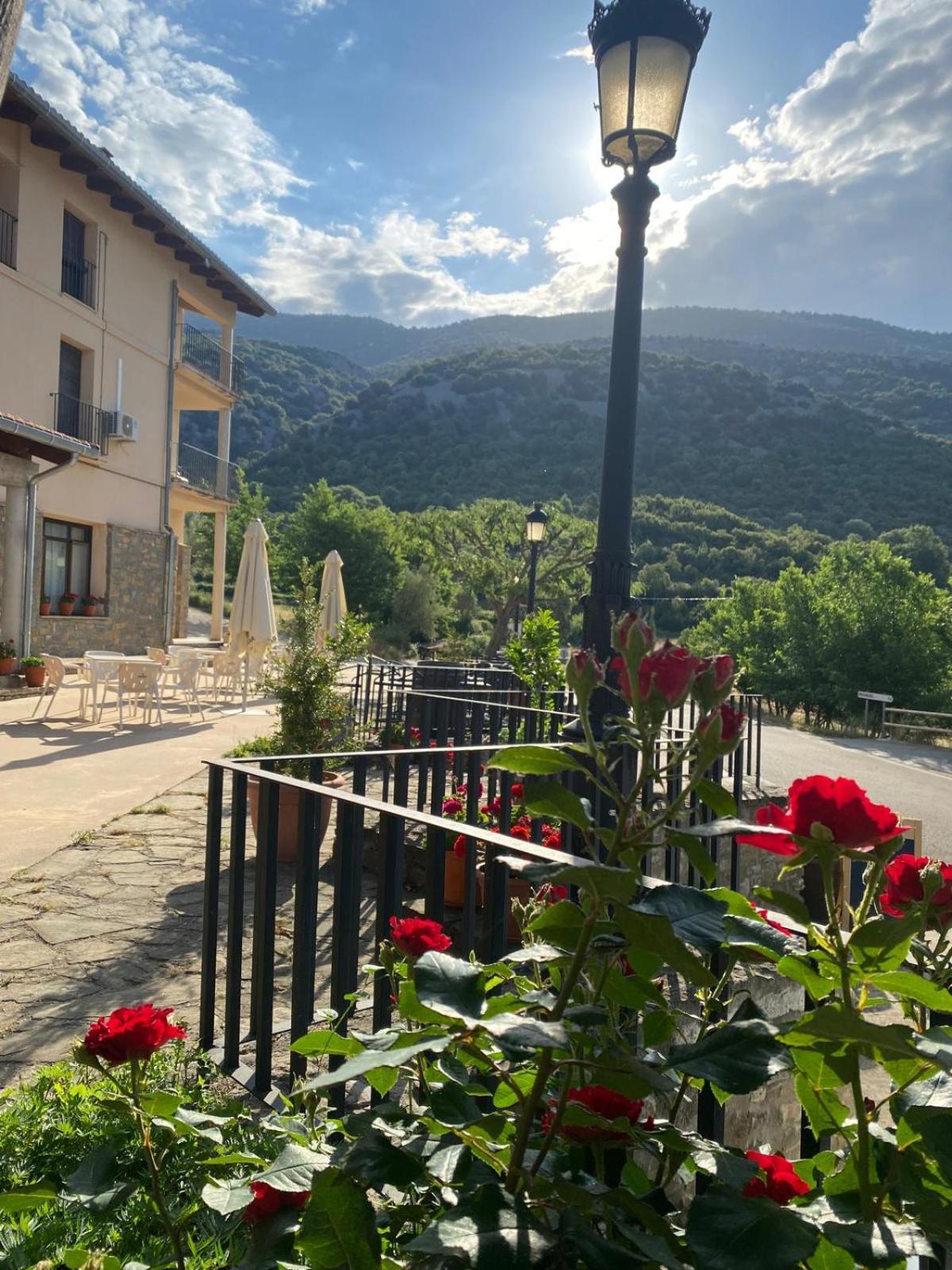 Hotel Guara Inluka Las Almunias Exterior foto