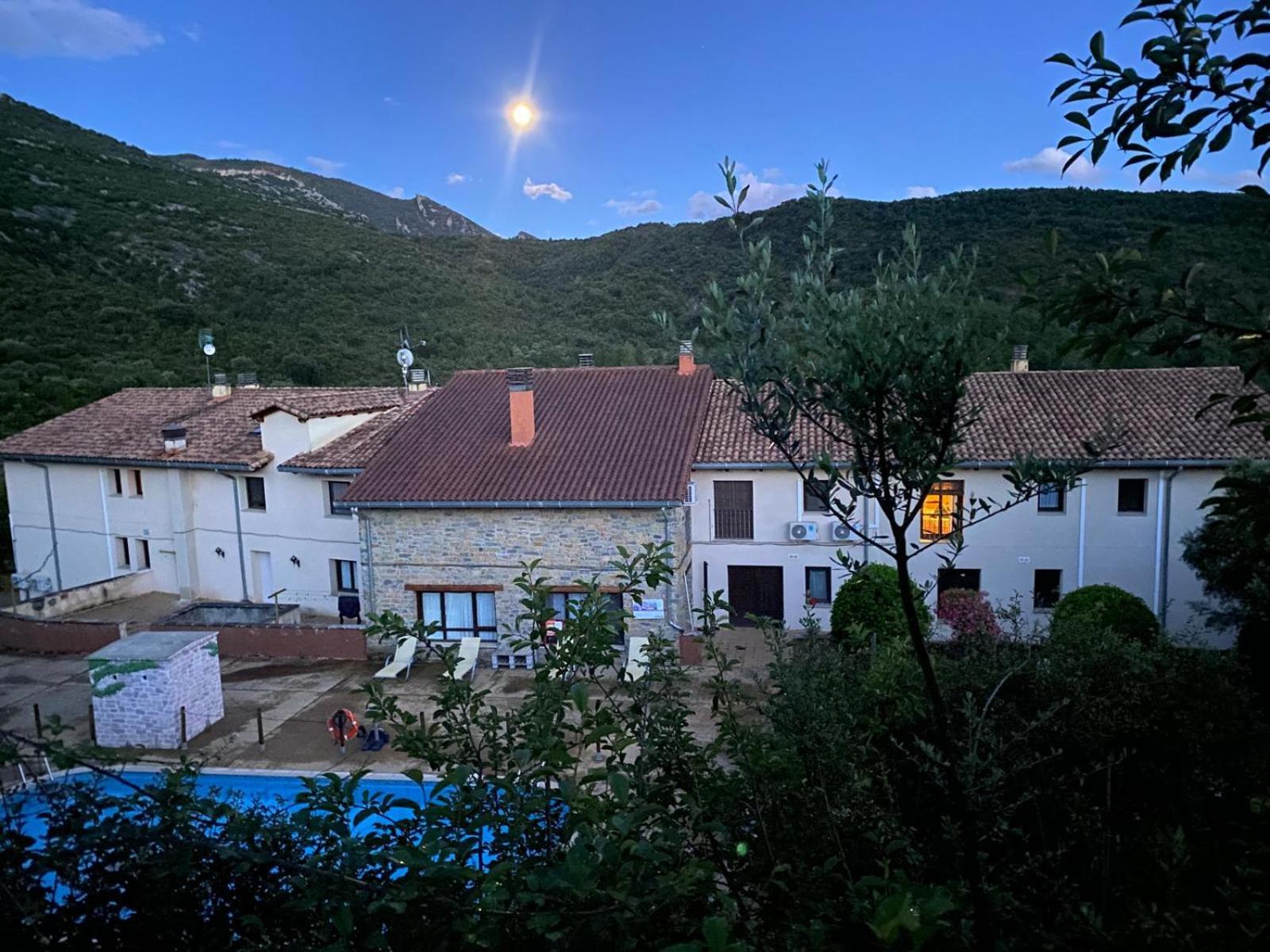 Hotel Guara Inluka Las Almunias Exterior foto