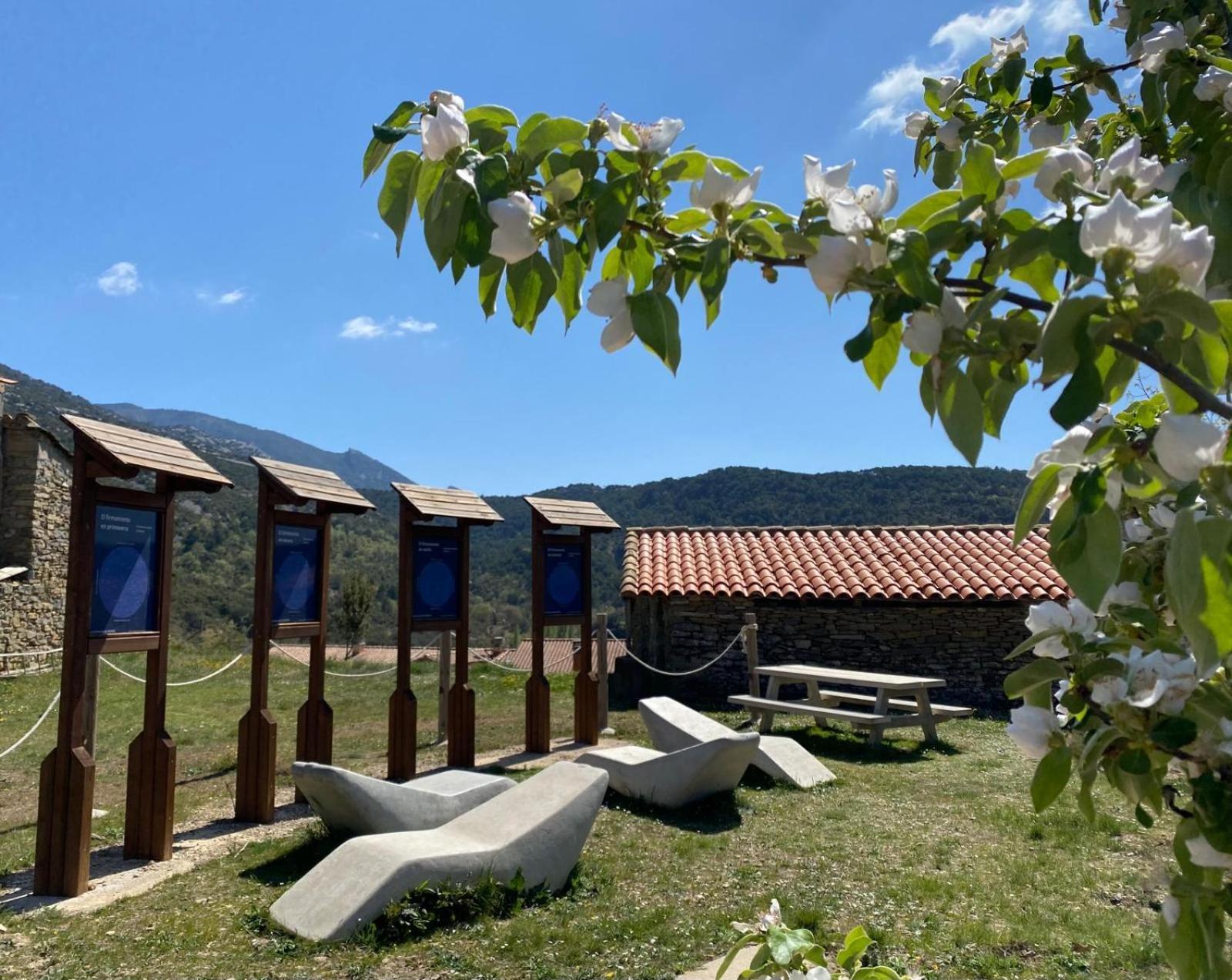 Hotel Guara Inluka Las Almunias Exterior foto